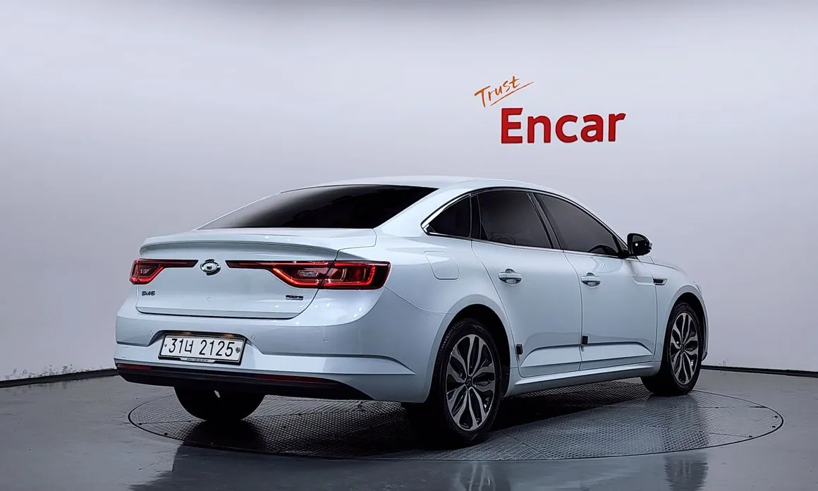 Renault SM6
