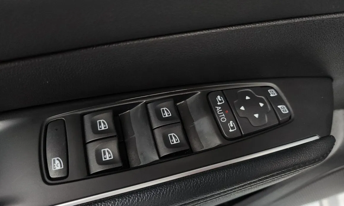 Renault SM6