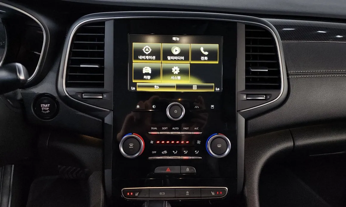 Renault SM6