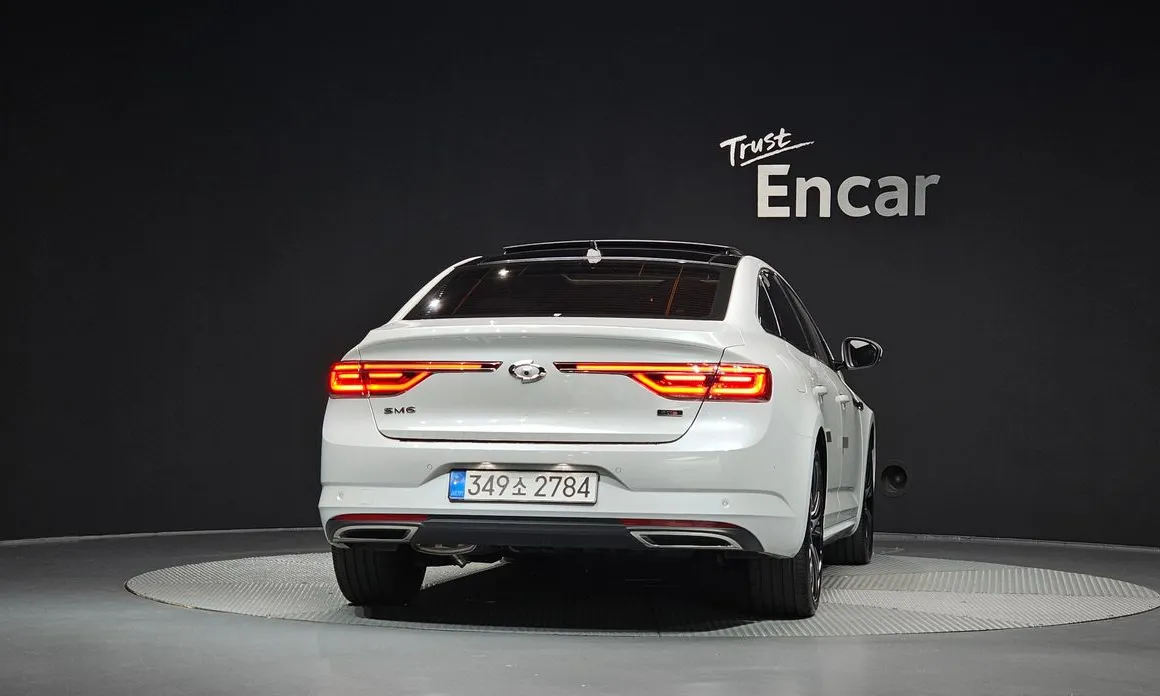 Renault SM6