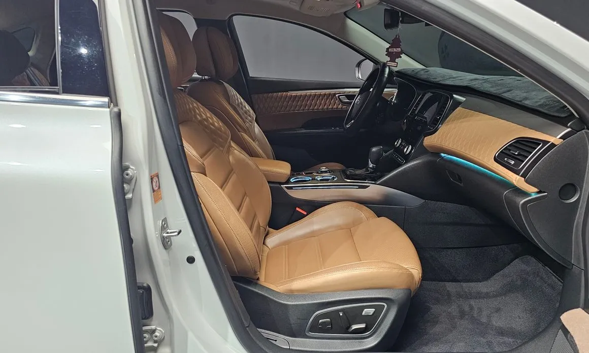 Renault SM6