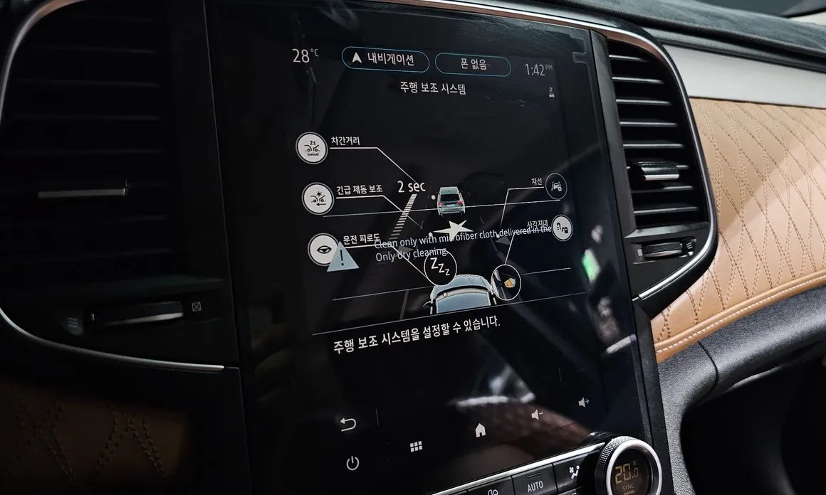 Renault SM6