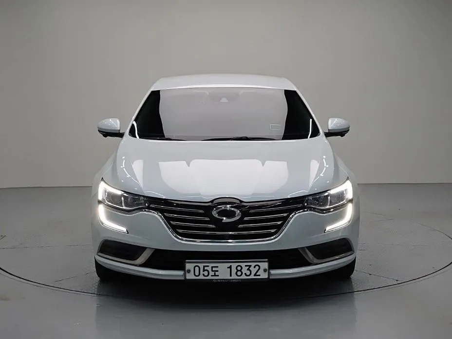 Renault SM6