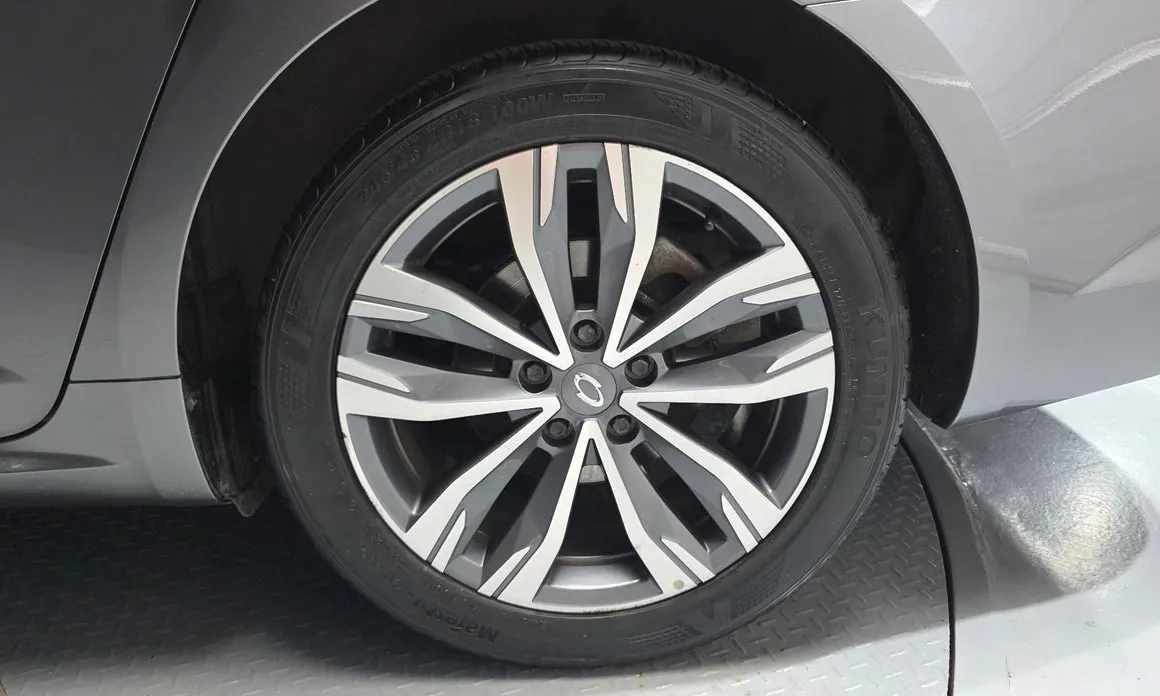 Renault SM6