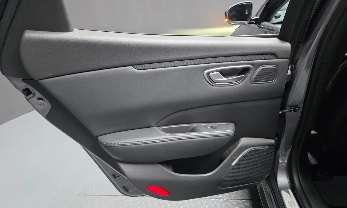 Renault SM6