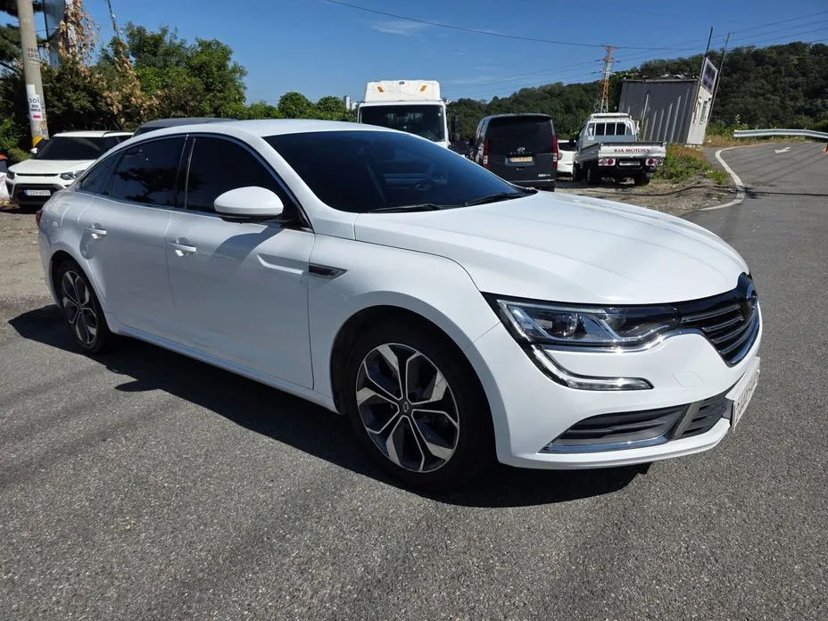 Renault SM6