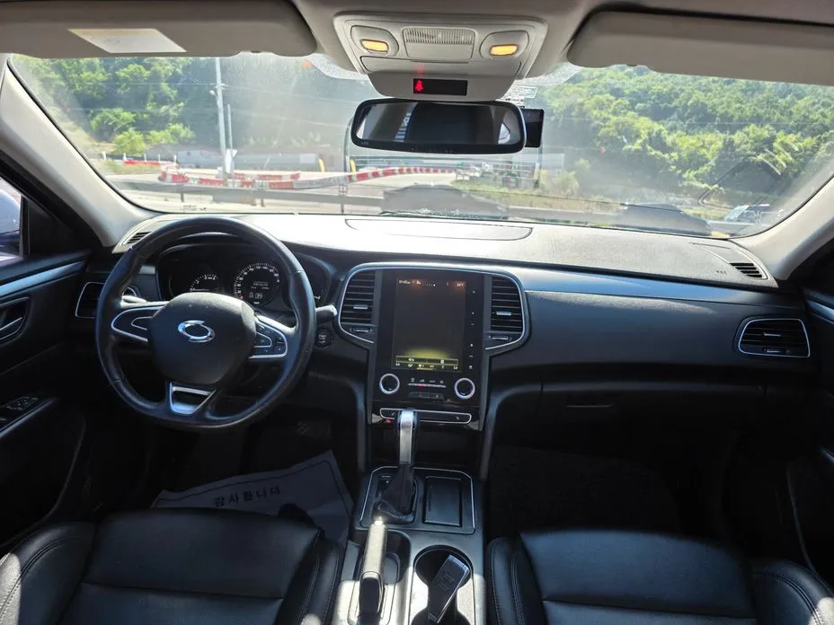 Renault SM6