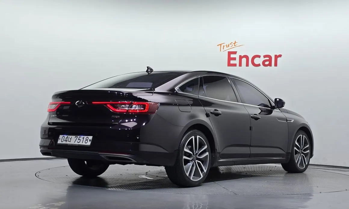Renault SM6