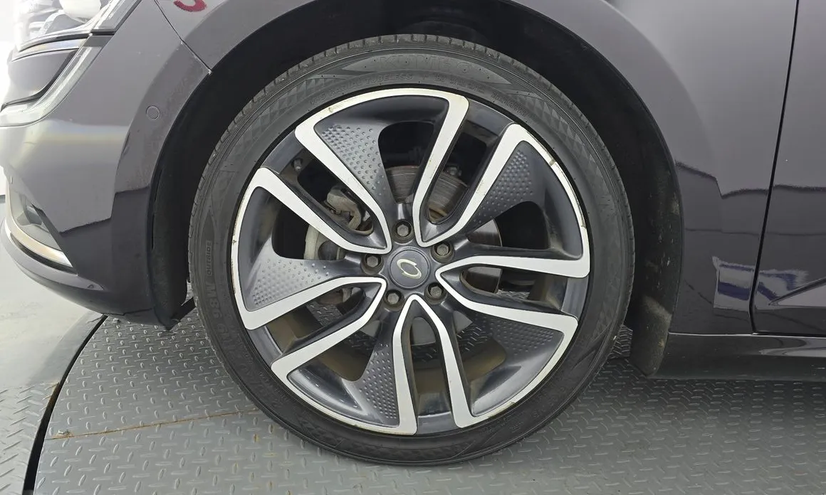 Renault SM6