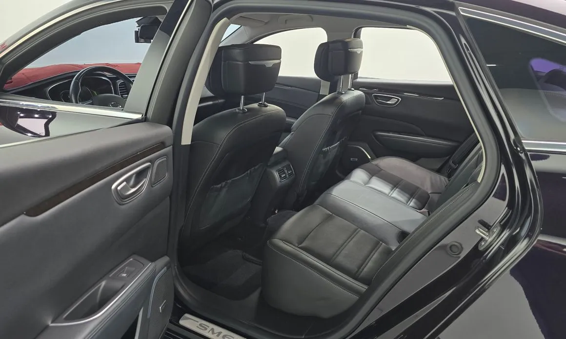 Renault SM6
