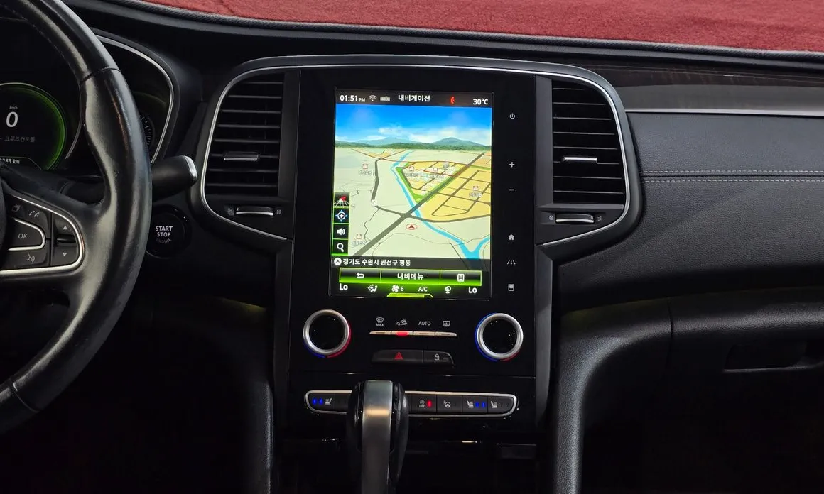 Renault SM6