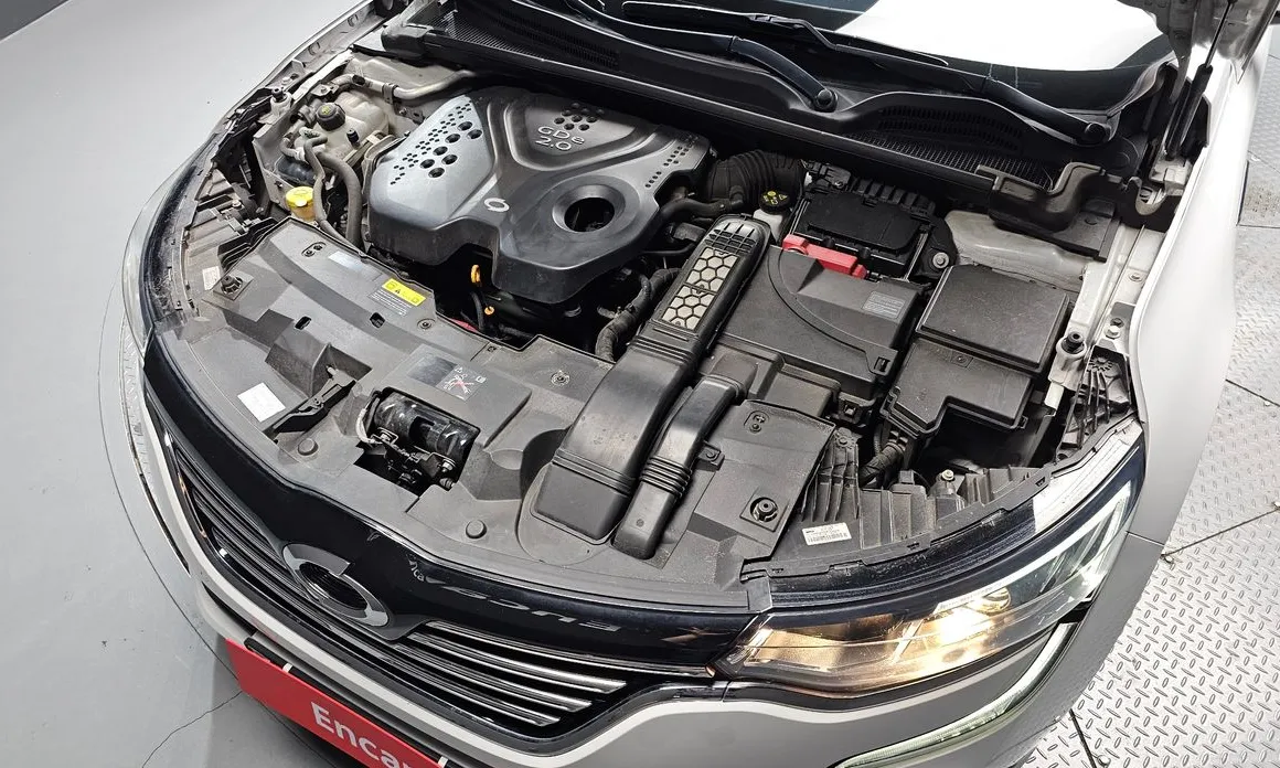 Renault SM6