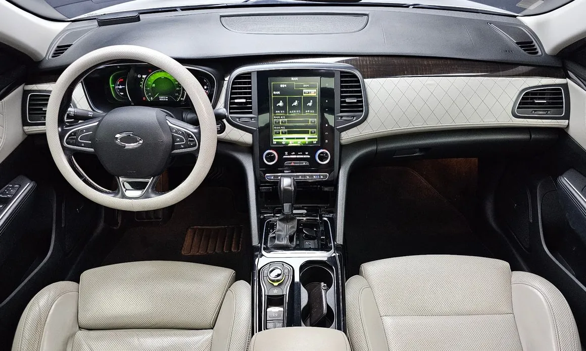 Renault SM6