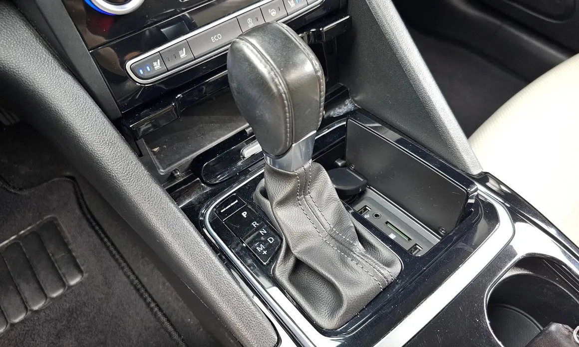 Renault SM6