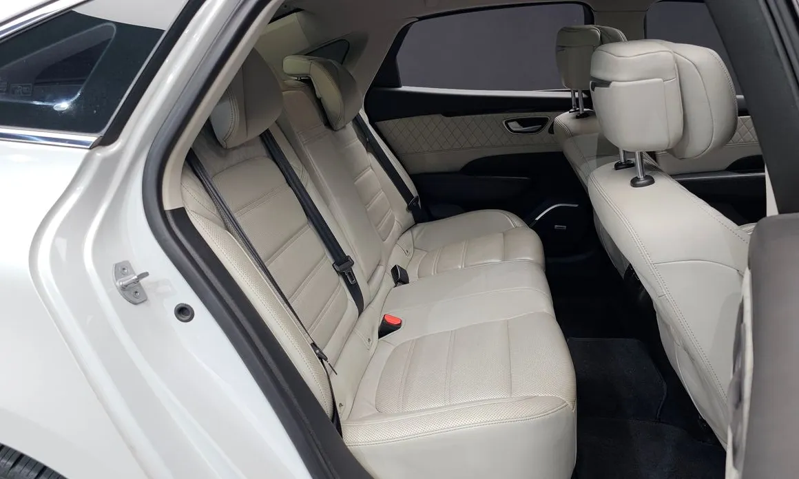 Renault SM6