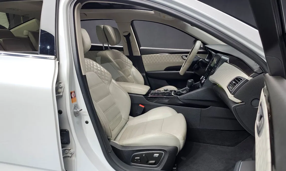 Renault SM6