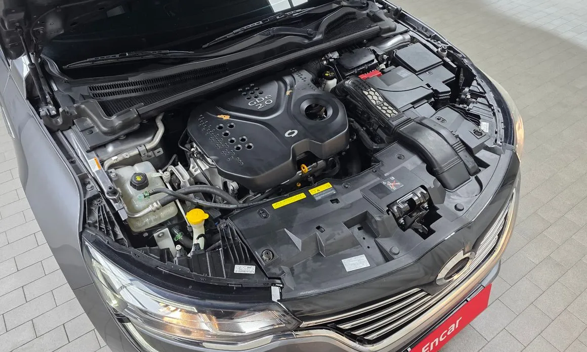 Renault SM6