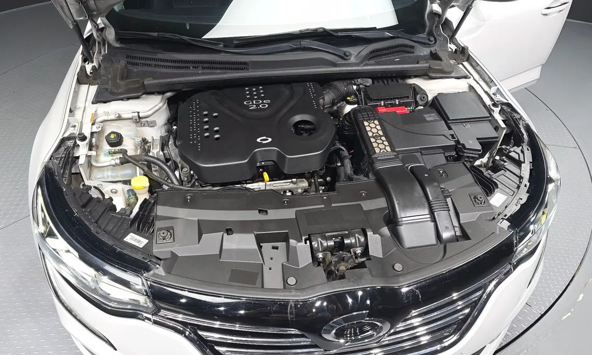 Renault SM6