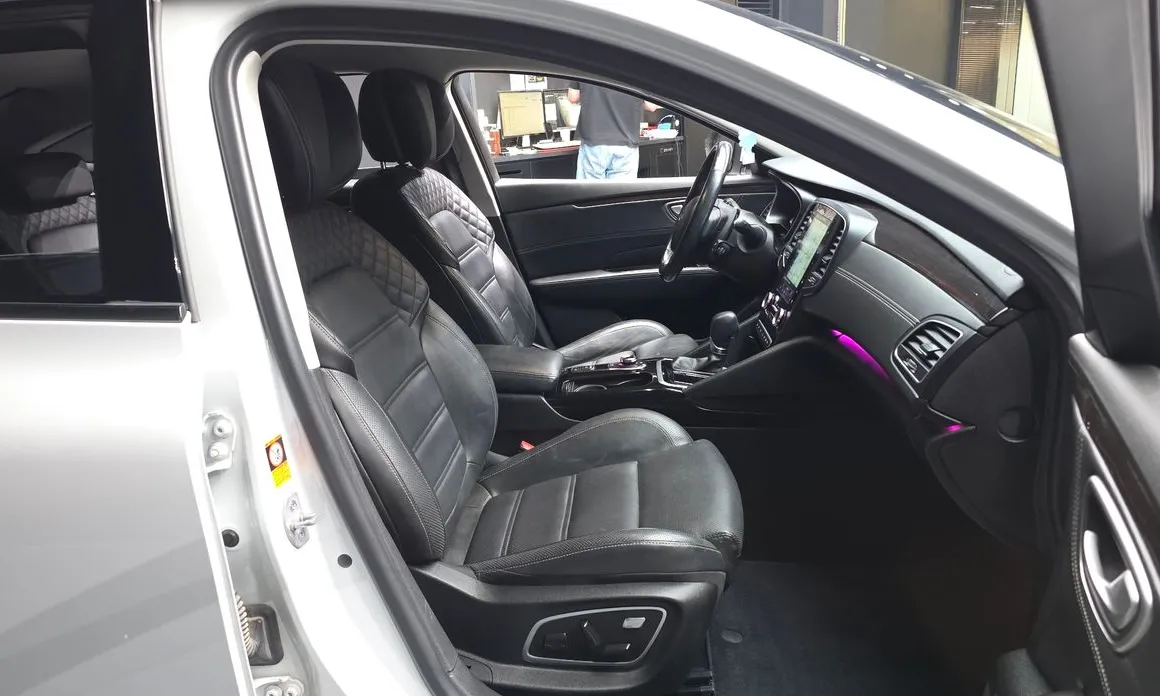 Renault SM6