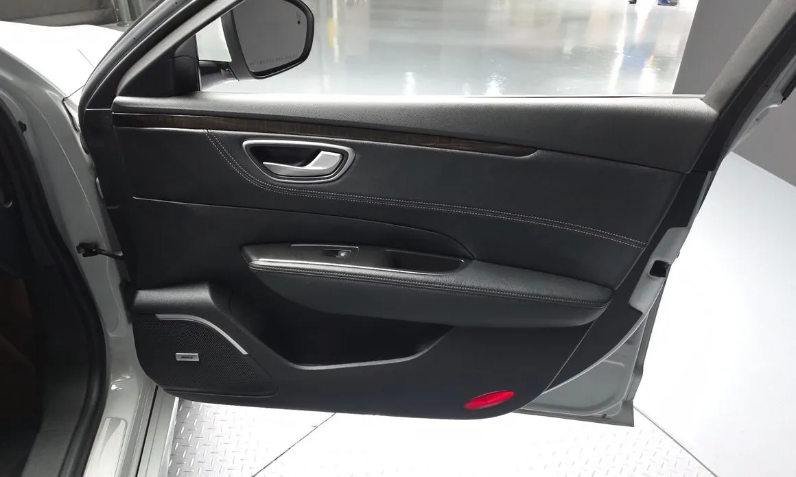 Renault SM6