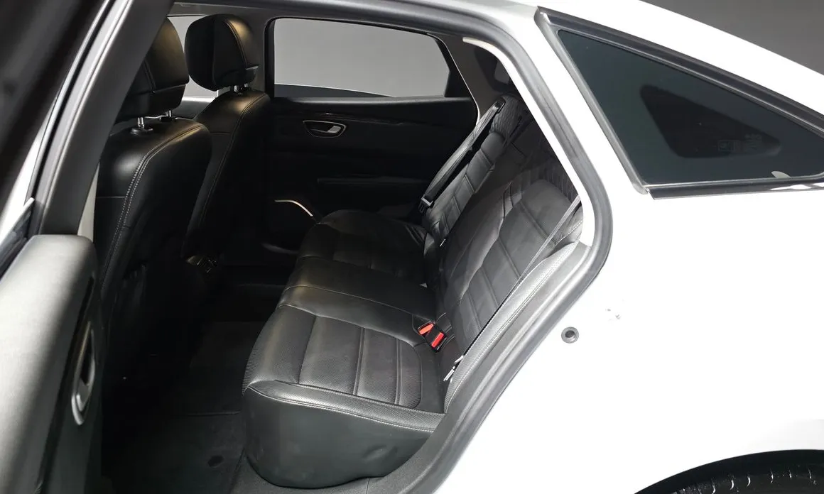 Renault SM6