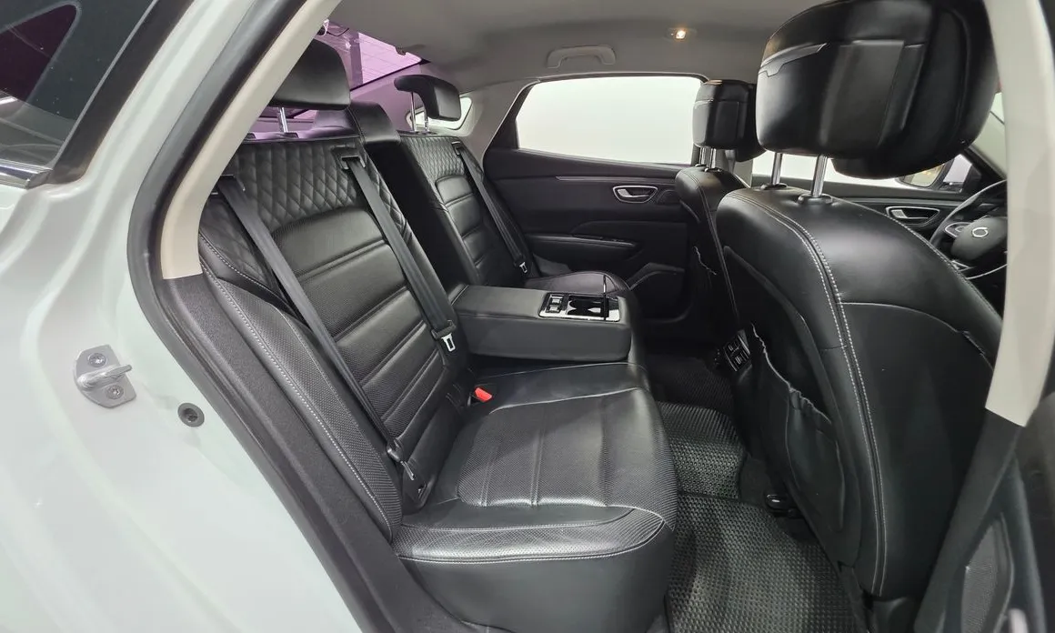 Renault SM6