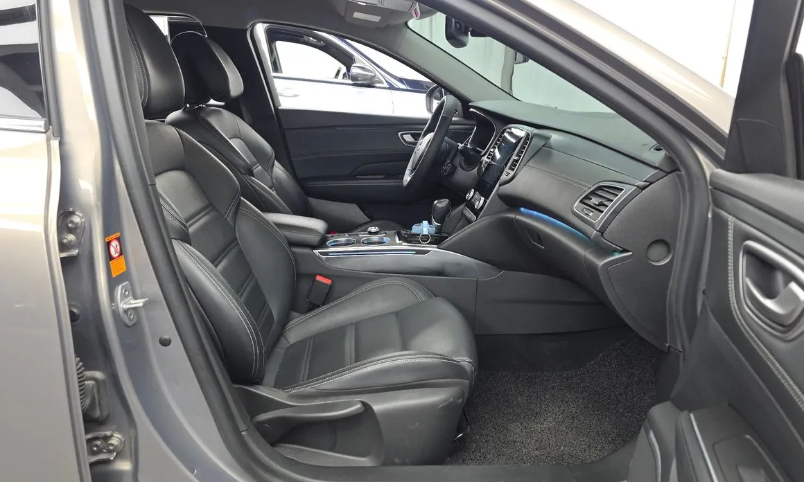 Renault SM6