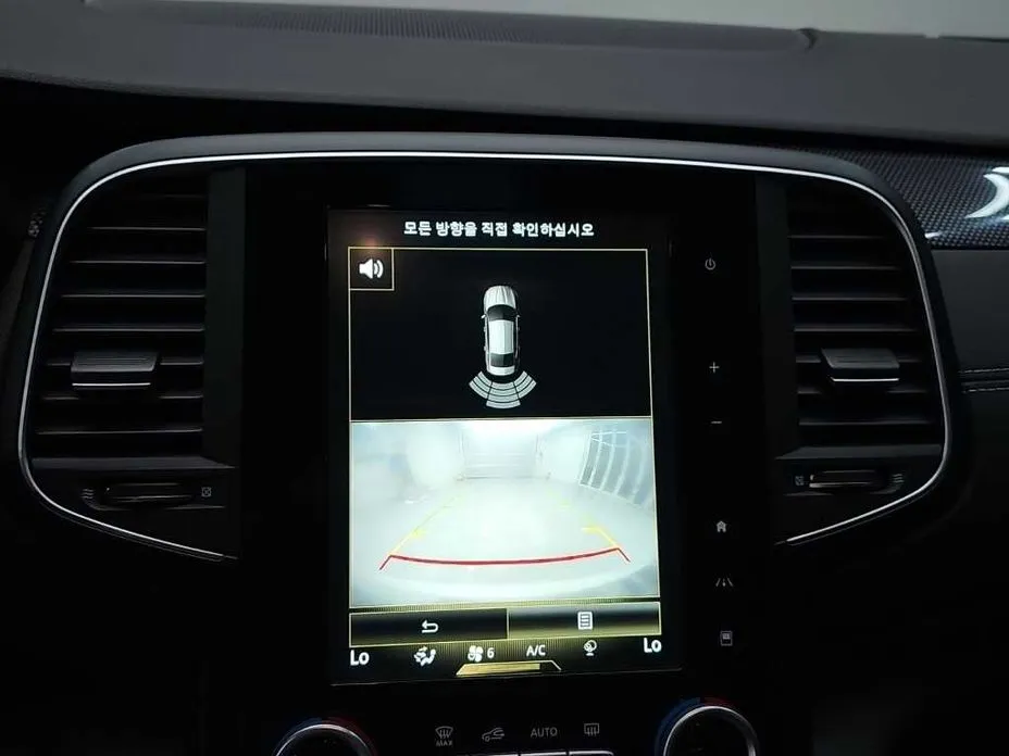 Renault SM6