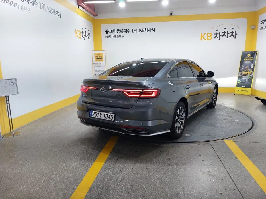 Renault SM6