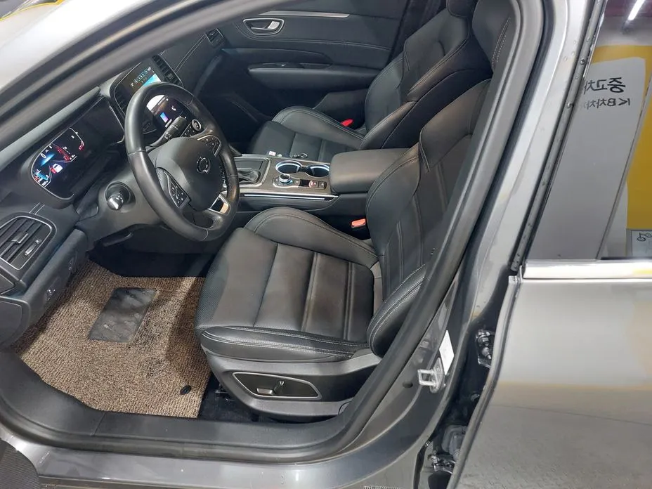 Renault SM6