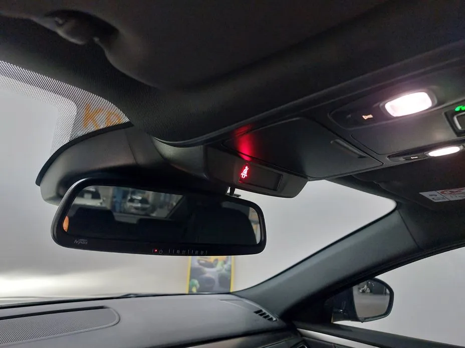 Renault SM6