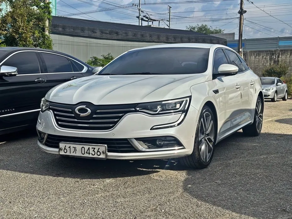 Renault SM6