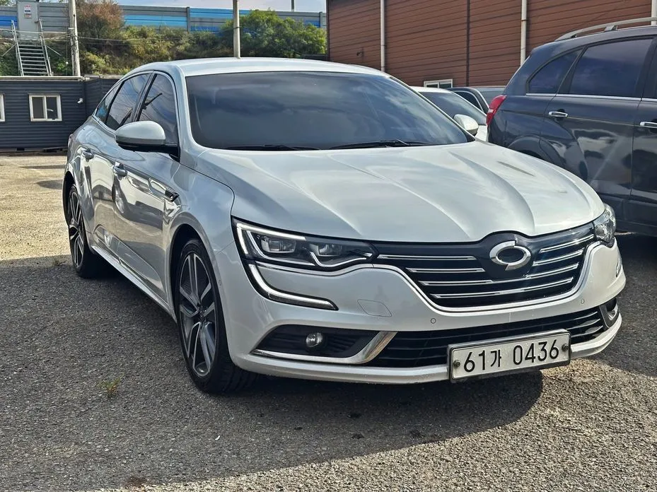 Renault SM6