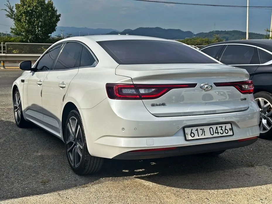 Renault SM6
