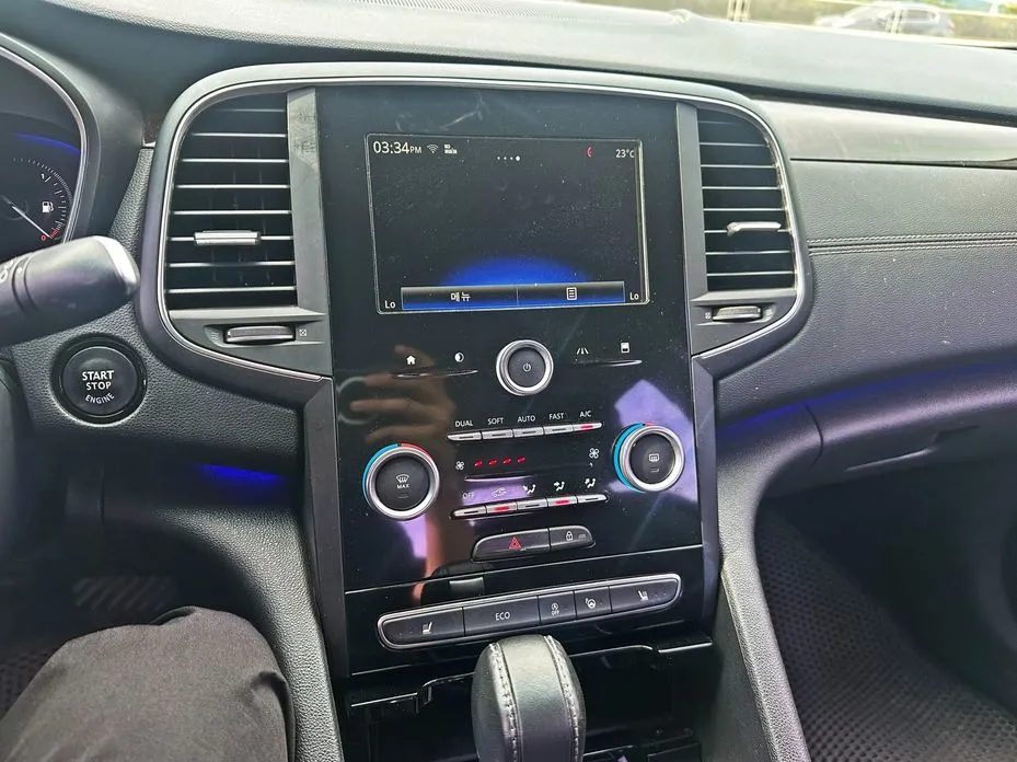 Renault SM6