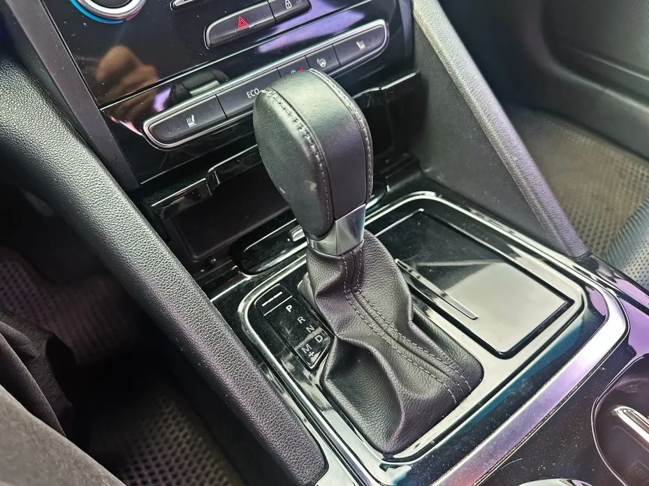 Renault SM6