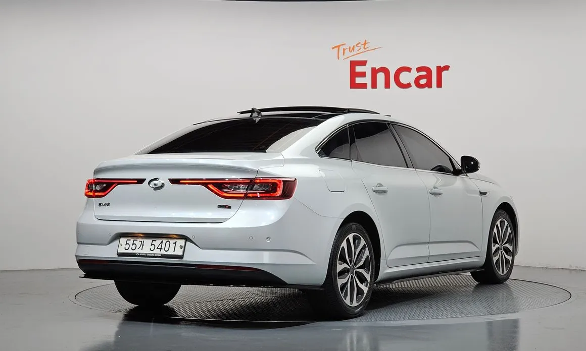 Renault SM6