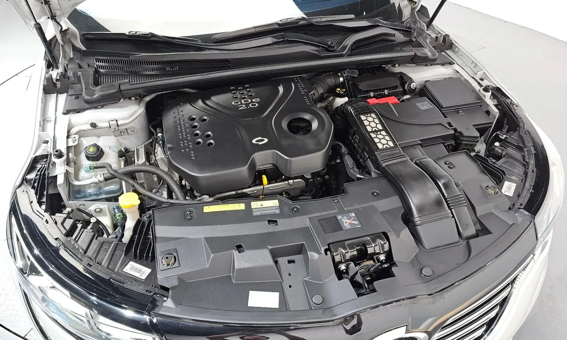 Renault SM6