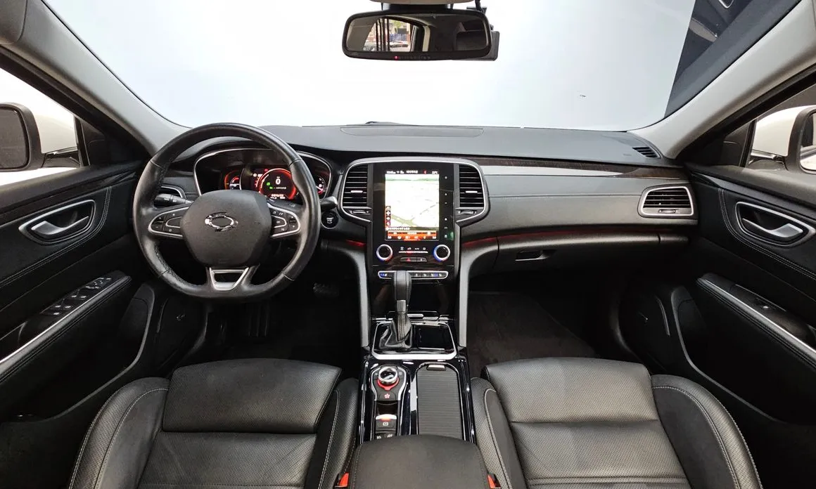 Renault SM6