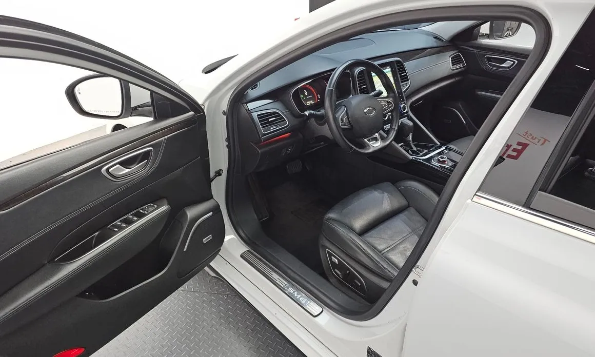 Renault SM6