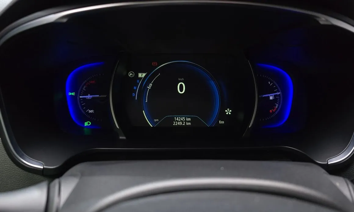 Renault SM6