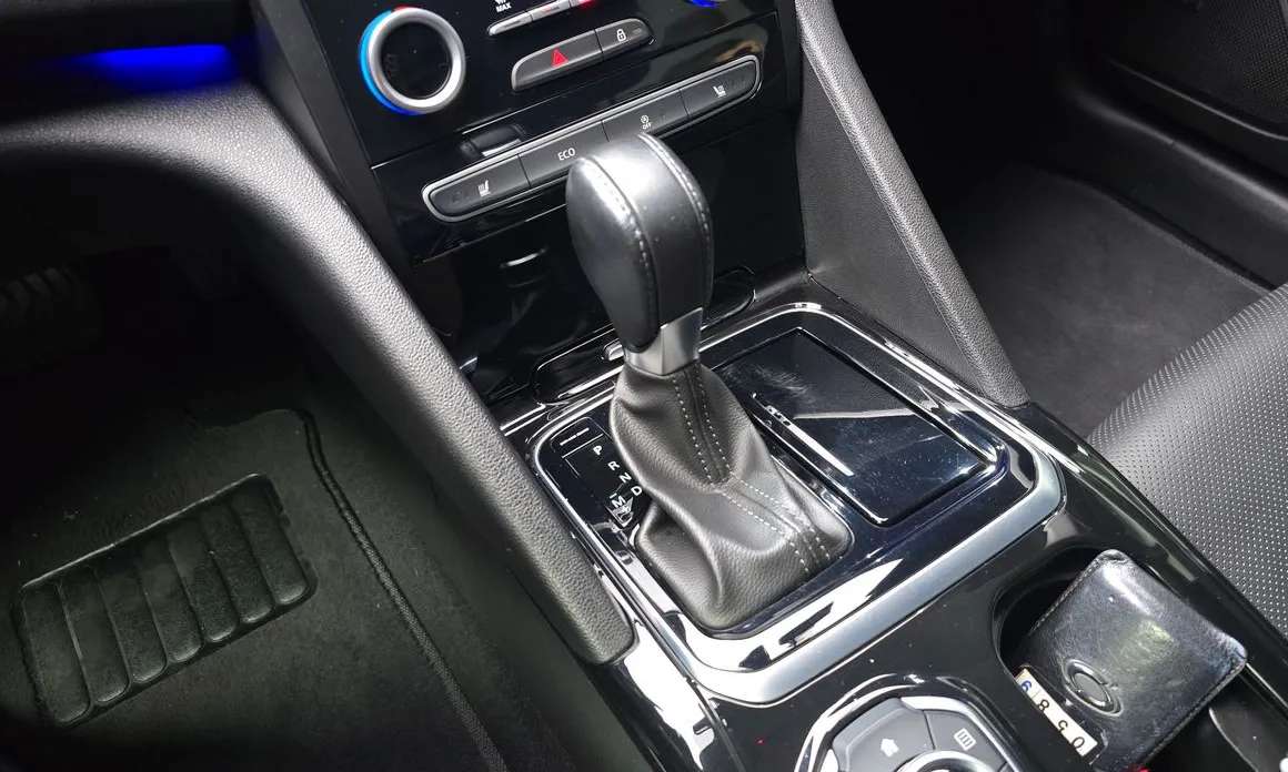 Renault SM6