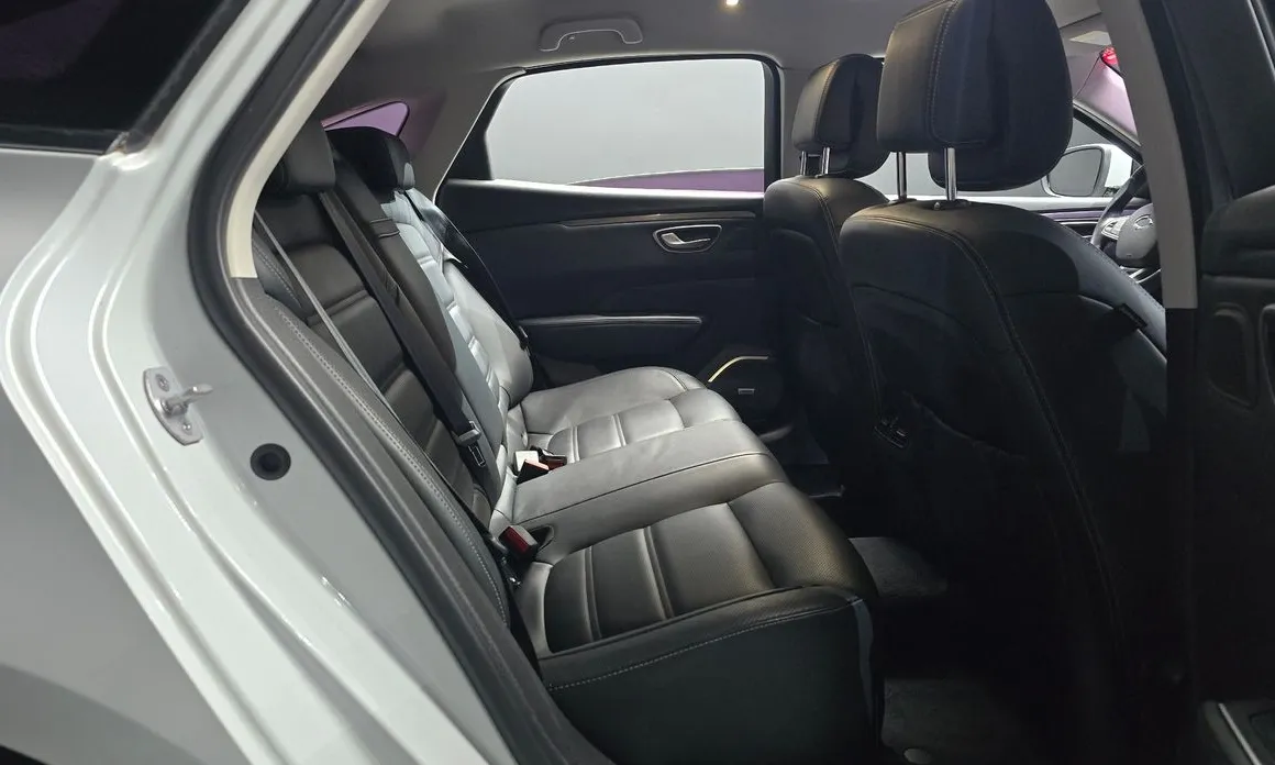 Renault SM6