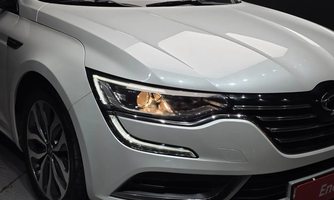 Renault SM6