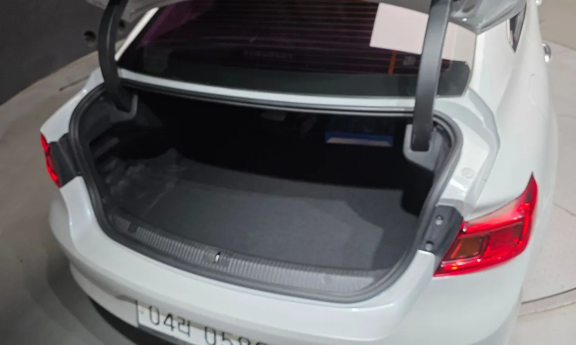 Renault SM6