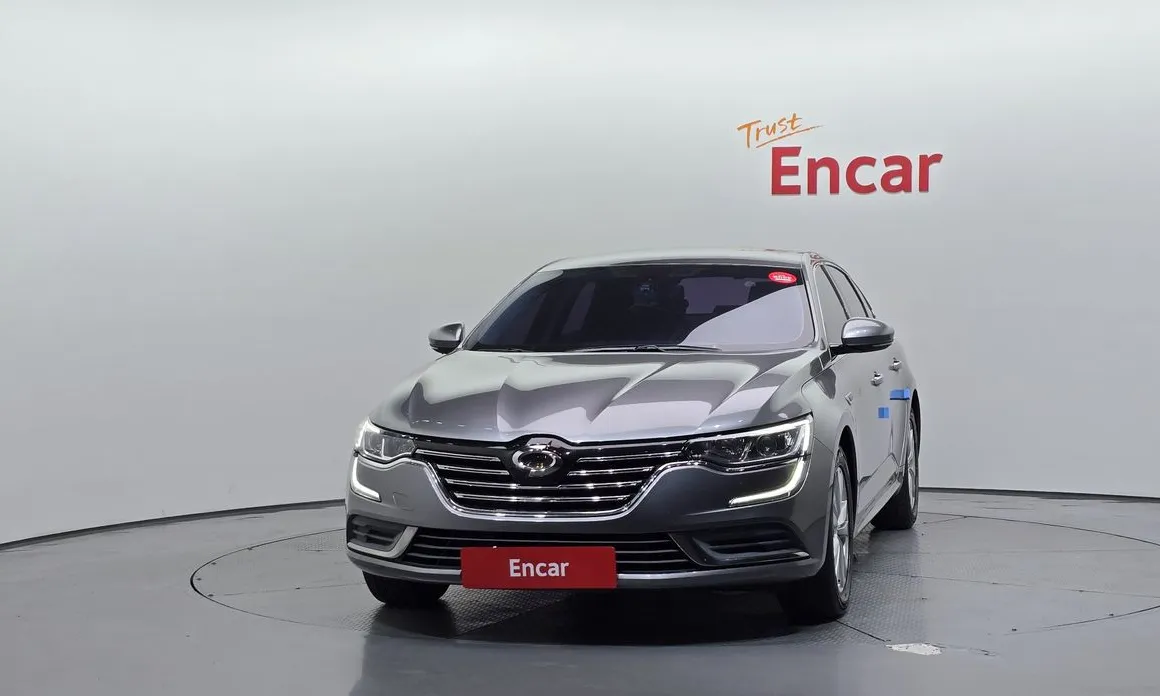 Renault SM6