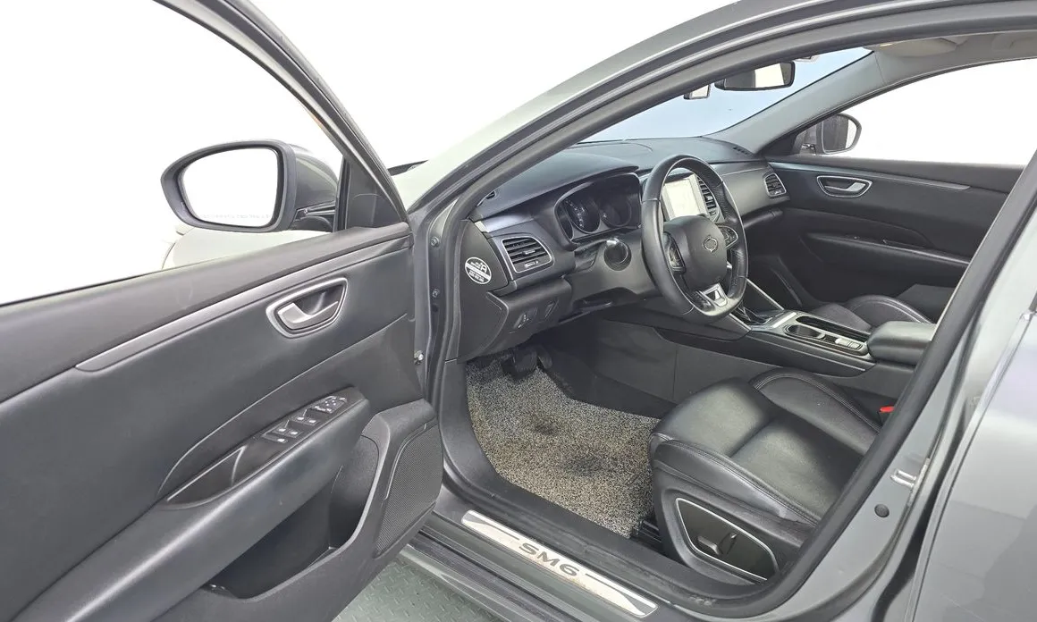 Renault SM6