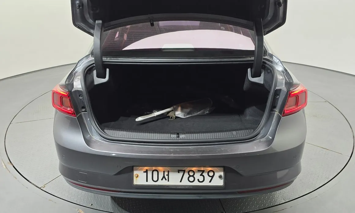 Renault SM6