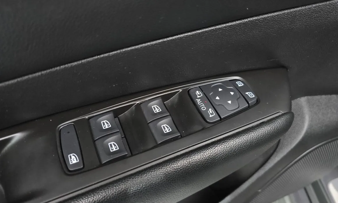 Renault SM6