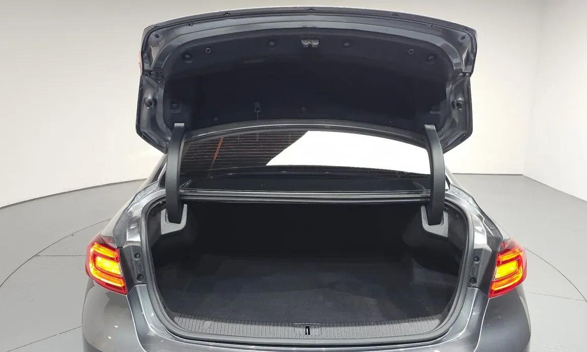 Renault SM6
